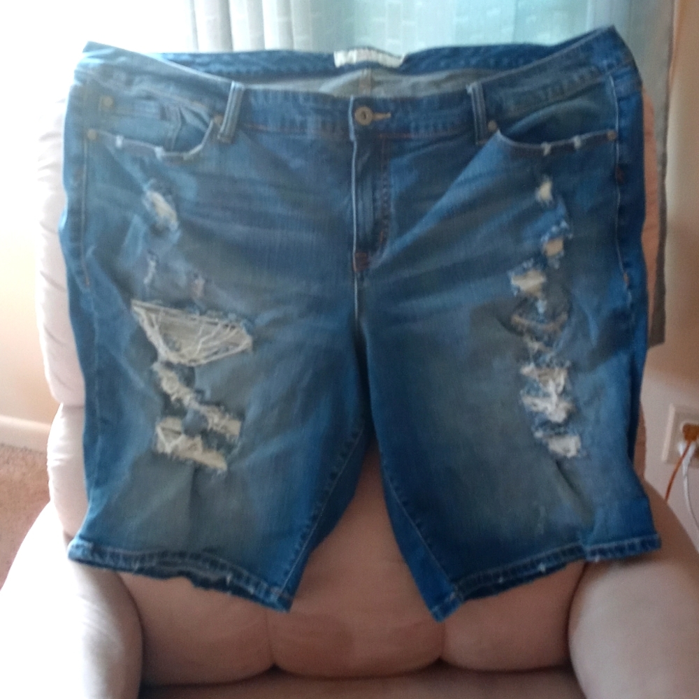 Bermuda shorts.  Size 24